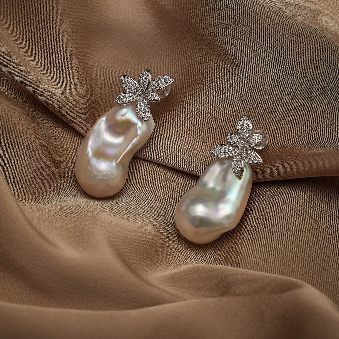 Customized 925 Silver Trendy Retro Fashion Atmospheric Dead Leaf Earrings Baroque Pearl Earrings Women